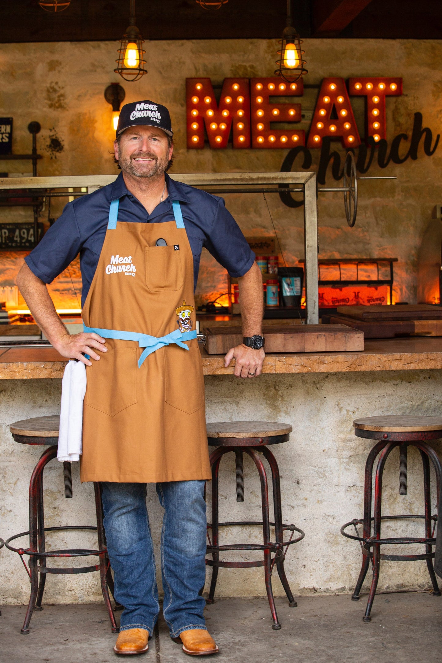 hedley-and-bennett-meat-church-apron-duck-tan-q3 image_912805a7-8b3f-48b2-8698-64cb1afdc18a.jpg